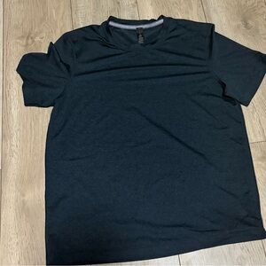 Lululemon Men's Blue T-Shirt